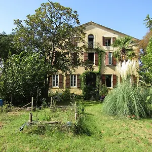 Couette-café La Demeure Des Fleurs, Caillavet