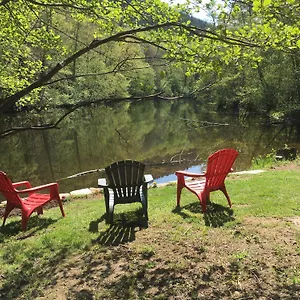 chambre-sur-une-ile.hotels-rhonealpes.com/